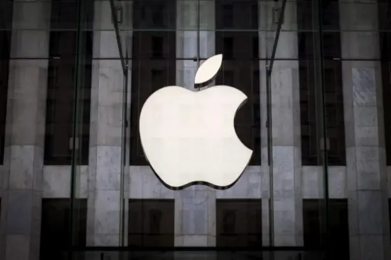 رقابت سخت اپل و متا؛ پاداش ۱۸۰ هزار دلاری اپل به کارکنان خود برای نپیوستن به متا