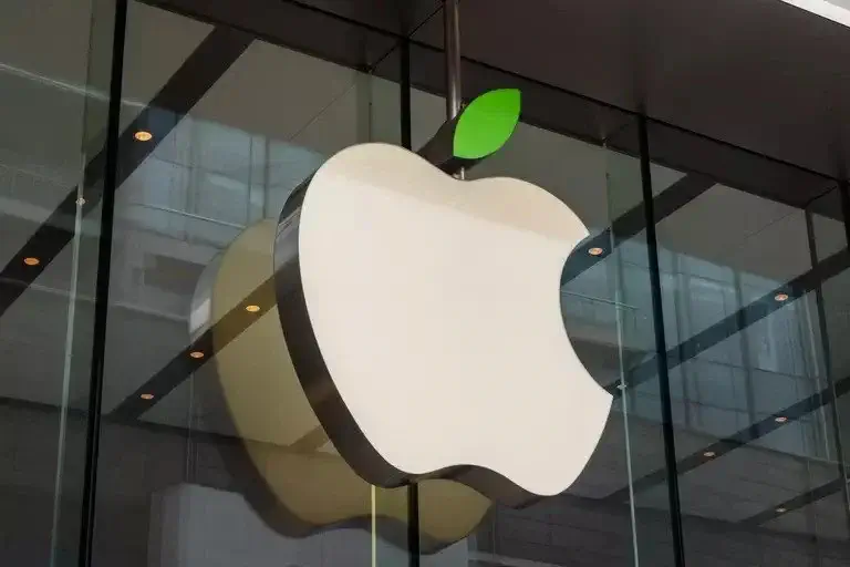 گزارش: اپل در صدر بازار گوشی های هوشمند در سه ماهه پایانی ۲۰۲۱