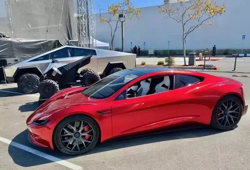 https://dl.appest.ir/meta/2022/01/Tesla1.jpg.webp