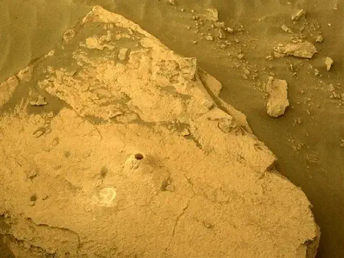 مریخ نورد استقامت ناسا از دهانه Jezero مریخ نمونه برداری کرد