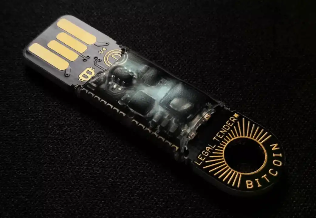 شرکت امنیتی ادعا می کند که می تواند درایو USB IronKey حاوی ۷۰۰۰ بیت کوین را باز کند
