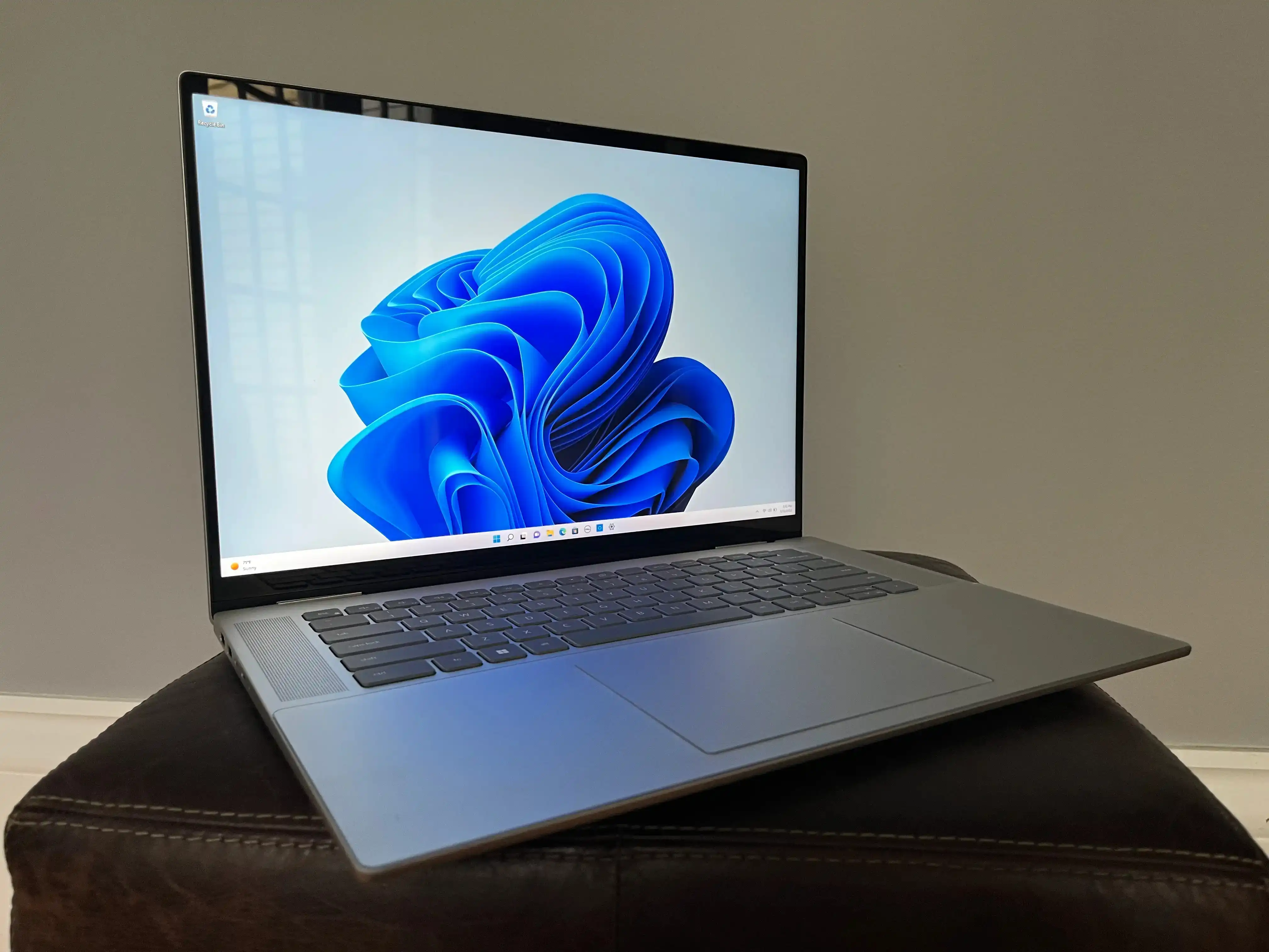 بهترین لپتاپها برای ویرایش ویدیو 2023: بهترین کلی، بهترین صفحه نمایش و موارد دیگر 6 Dell Inspiron 16 – بهترین برای عمر باتری