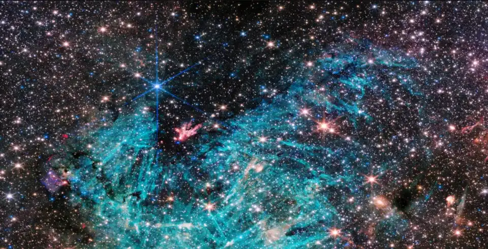 تصاویر تلسکوپ وب نمایی بی سابقه و آشوب از مرکز کهکشان ما را نشان می دهد.