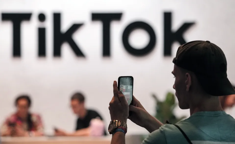 گزارش شده است که TikTok برای کاهش هزینه ها کارمندان خود را اخراج می کند