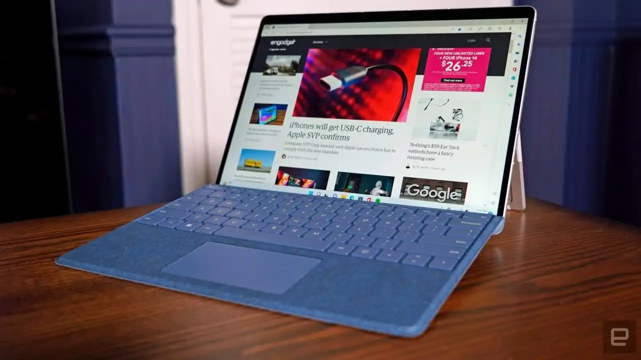 Microsoft Surface Pro 9 (2022)، تبلت و لپ تاپ 13 اینچی 2 در 1، نازک و سبک، پردازنده سریع نسل دوازدهم i5 اینتل برای چند کار، 8 گیگابایت رم، 256 گیگابایت فضای ذخیره سازی با ویندوز 11، Sapphire Microsoft Copilot