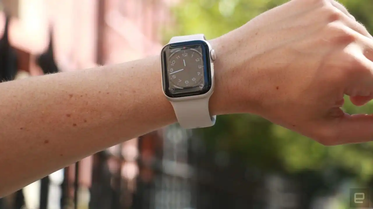 Apple Watch SE (نسل دوم، GPS، 40 میلی متر)