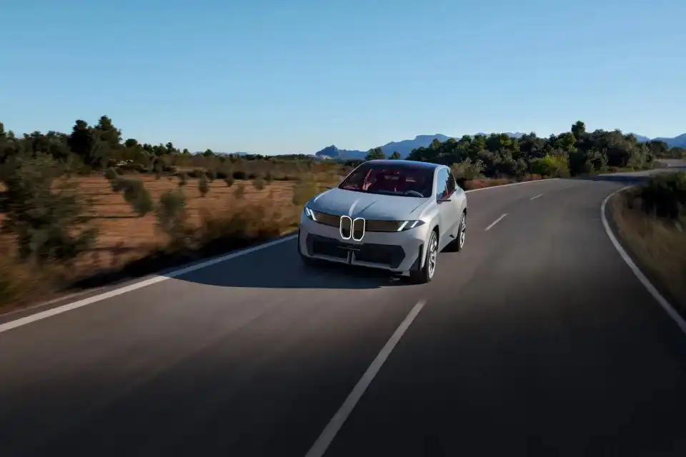 نگاهی به آینده شاسی‌بلندهای BMW با کانسپت Vision Neue Klasse