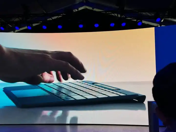 به‌روزرسانی‌های زنده مایکروسافت سرفیس و هوش مصنوعی: Copilot، دستگاه‌های جدید Surface و ویندوز 11