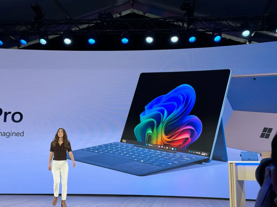 به‌روزرسانی‌های زنده مایکروسافت سرفیس و هوش مصنوعی: Copilot، دستگاه‌های جدید Surface و ویندوز 11