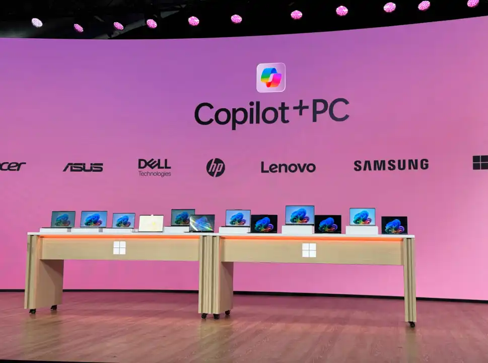 به‌روزرسانی‌های زنده مایکروسافت سرفیس و هوش مصنوعی: Copilot، دستگاه‌های جدید Surface و ویندوز 11