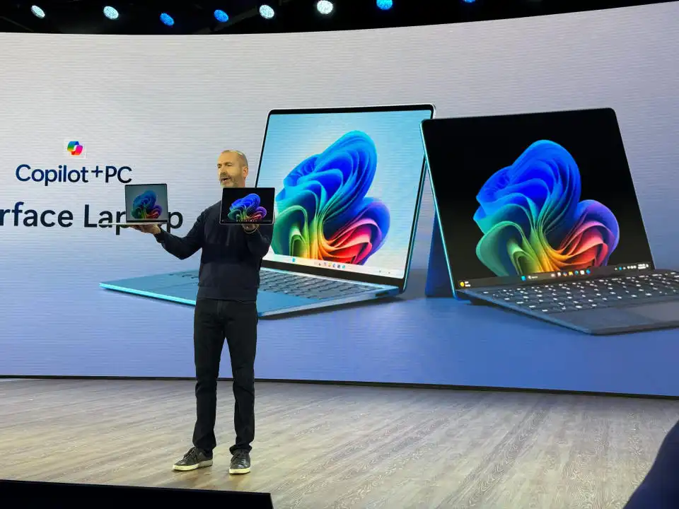 به‌روزرسانی‌های زنده مایکروسافت سرفیس و هوش مصنوعی: Copilot، دستگاه‌های جدید Surface و ویندوز 11