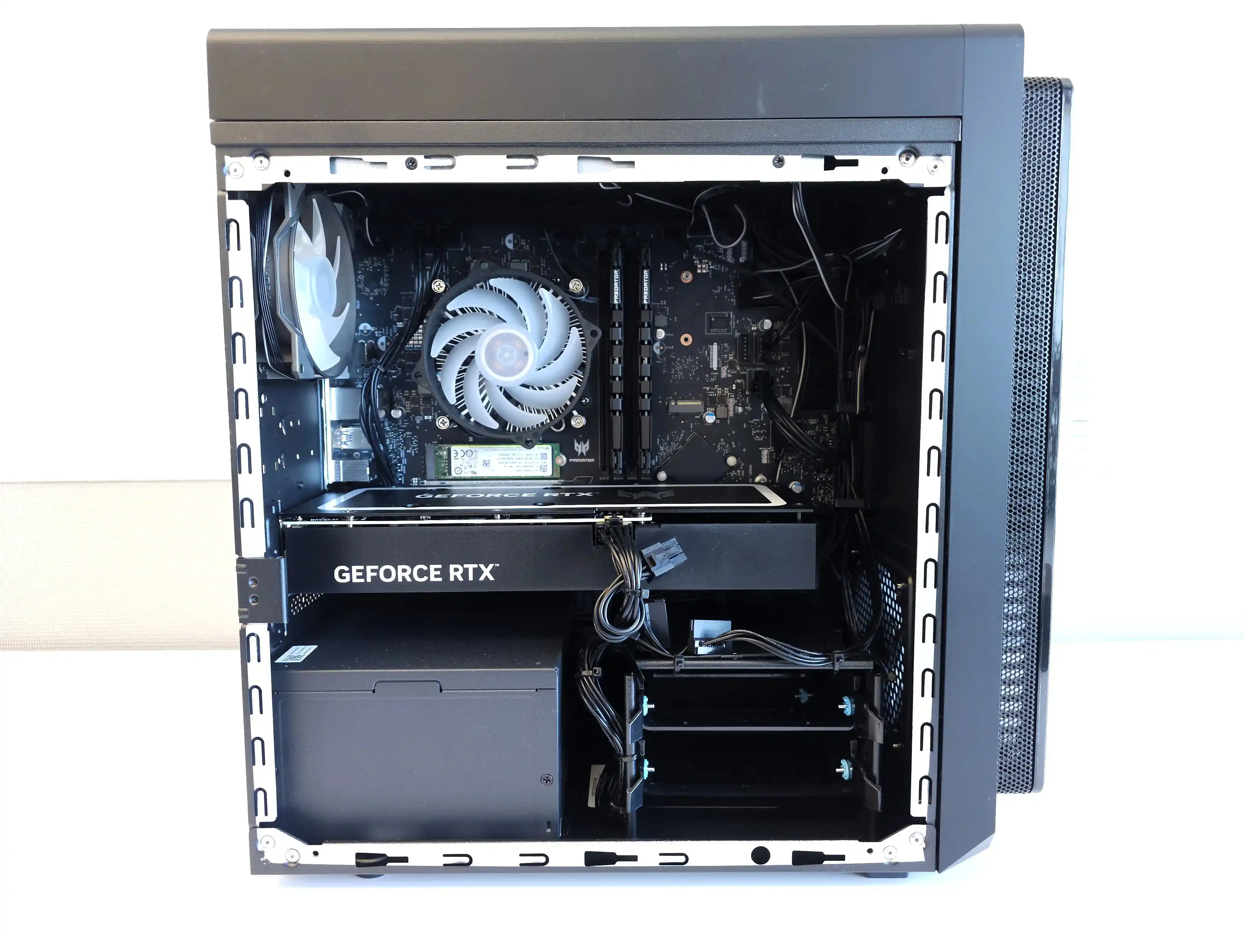 بررسی Acer Predator Orion 3000: قدرت کامپیوتر بازی جمع و جور