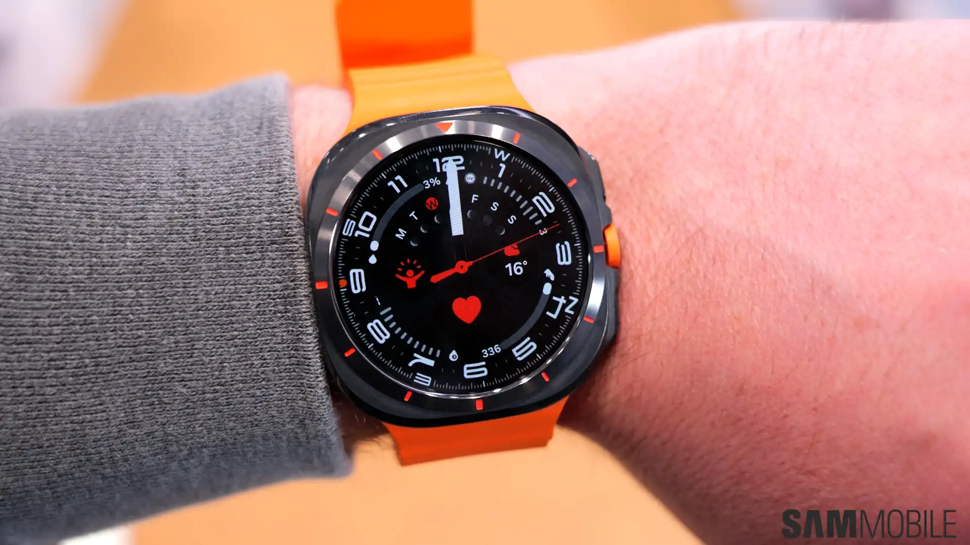 یکی از خریداران بدشانس Galaxy Watch Ultra را با مشکلی عجیب دریافت کرد