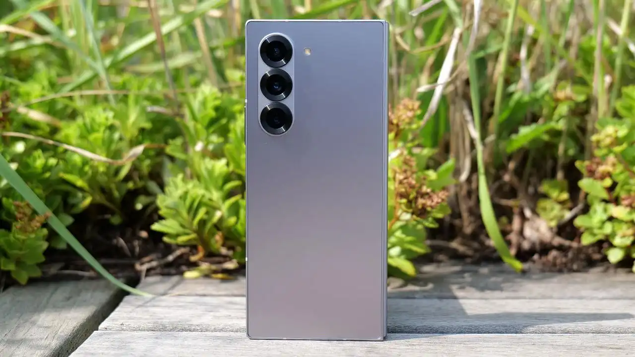 بهترین گوشی های هوشمند برای خرید در سال 2024 6 Samsung Galaxy Z Fold 6