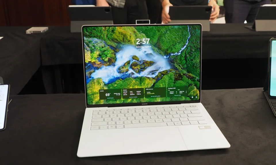 لپ تاپ جدید آنر دارای وب کم قابل جدا شدن است لپ تاپ جدید آنر دارای وب کم قابل جدا شدن است