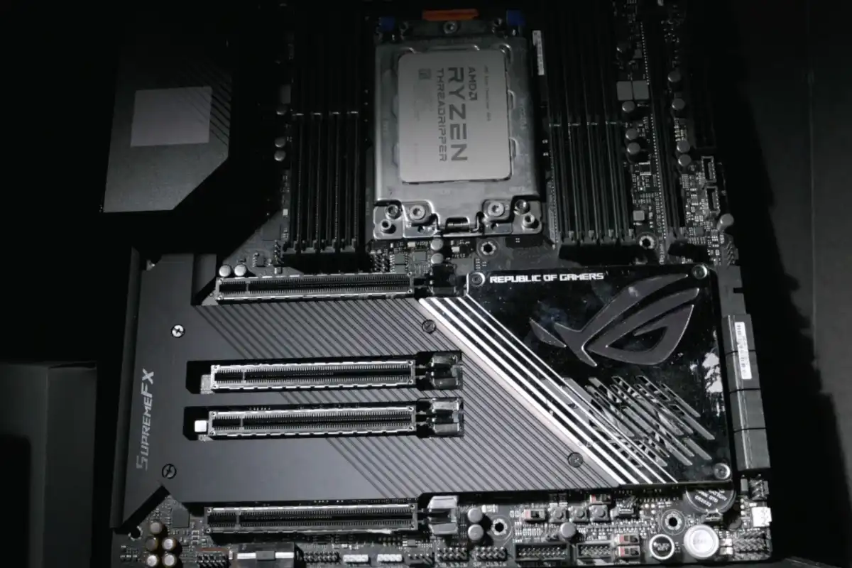 5 ارتقای مفید برای پر کردن اسلاتهای PCIe خالی کامپیوتر شما 4 کارتهای گرافیک PCIe