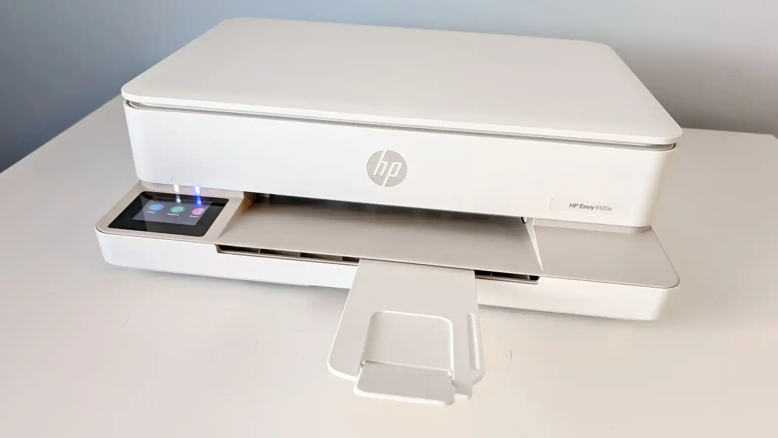 پرینتر جوهر افشان HP ظاهری زیبا دارد، اما خیلی مشکل‌ساز است.