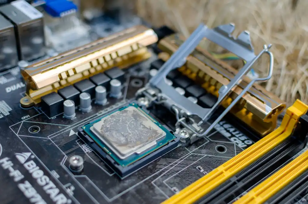 چگونه دمای CPU کامپیوتر خود را بررسی کنیم؟