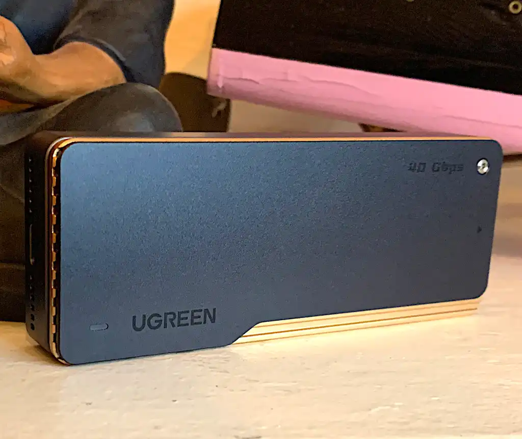 بررسی محفظه SSD Ugreen CM642: سریع، ذخیره سازی USB4 خودکار