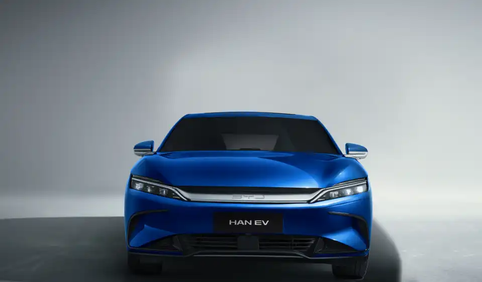 BYD از فناوری جدید برای شارژ دو برابر سریع‌تر خودروهای برقی رونمایی کرد.
