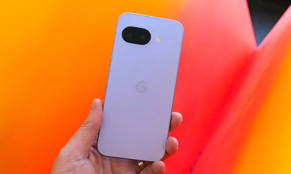 بررسی Google Pixel 9a: اساسی به روشی کاملاً درست 6 بررسی Google Pixel 9a: اساسی به روشی کاملاً درست