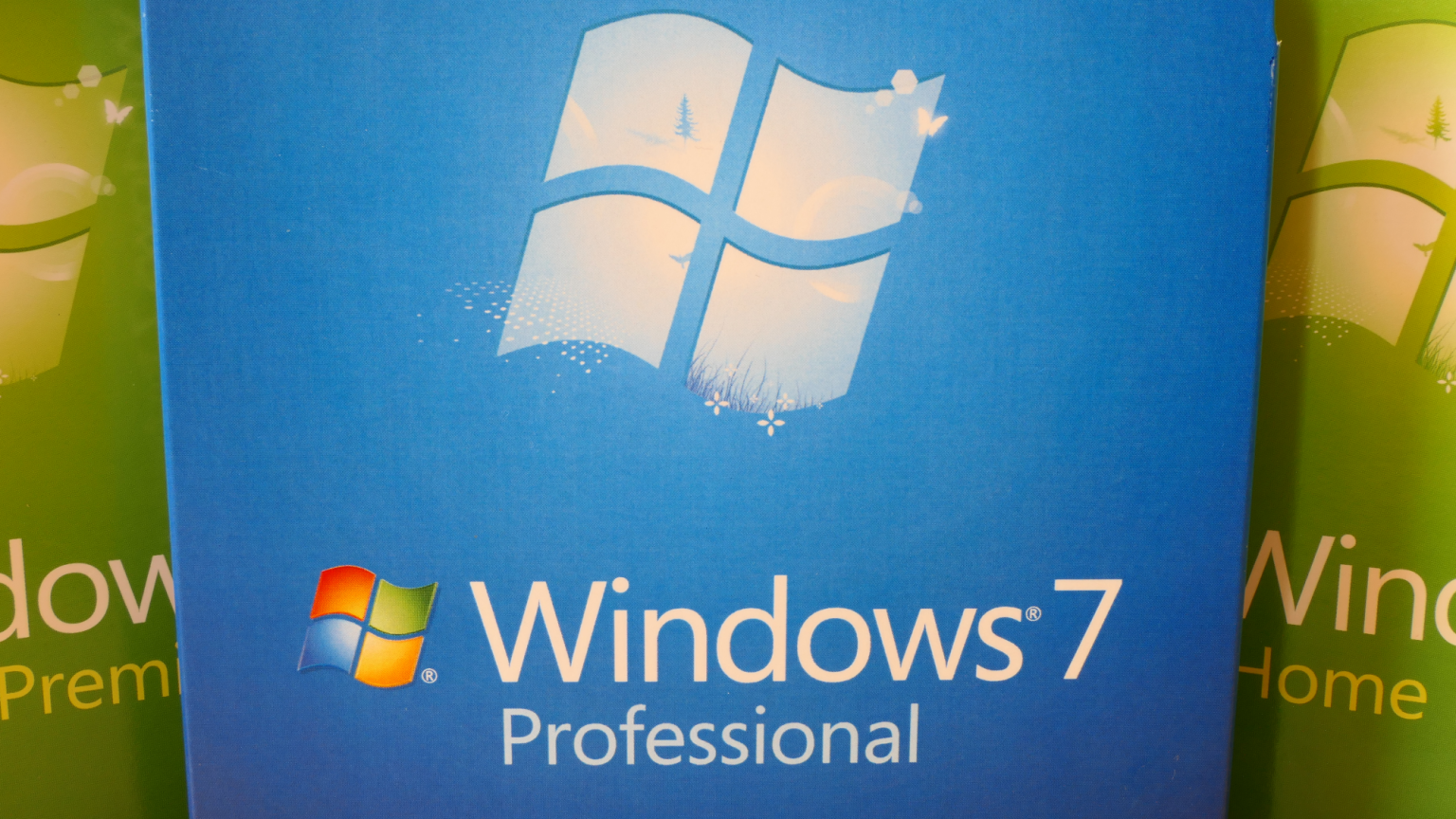 Windows 7 اگر پس‌زمینه یک‌رنگ داشتید، خیلی طول می‌کشید تا بارگیری شود. حالا می‌دانیم چرا.