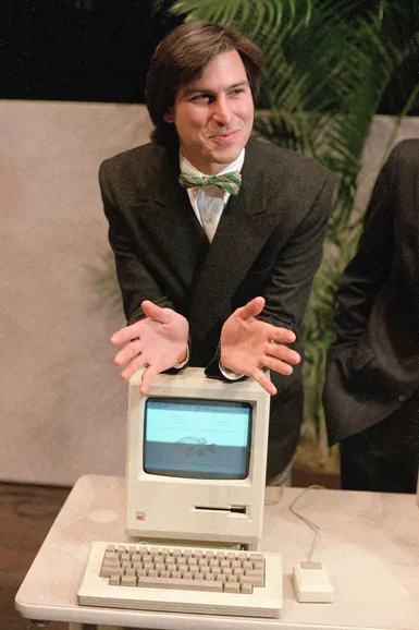 شرکت اپل 17 Steve Jobs 1984 original Macintosh personal computer