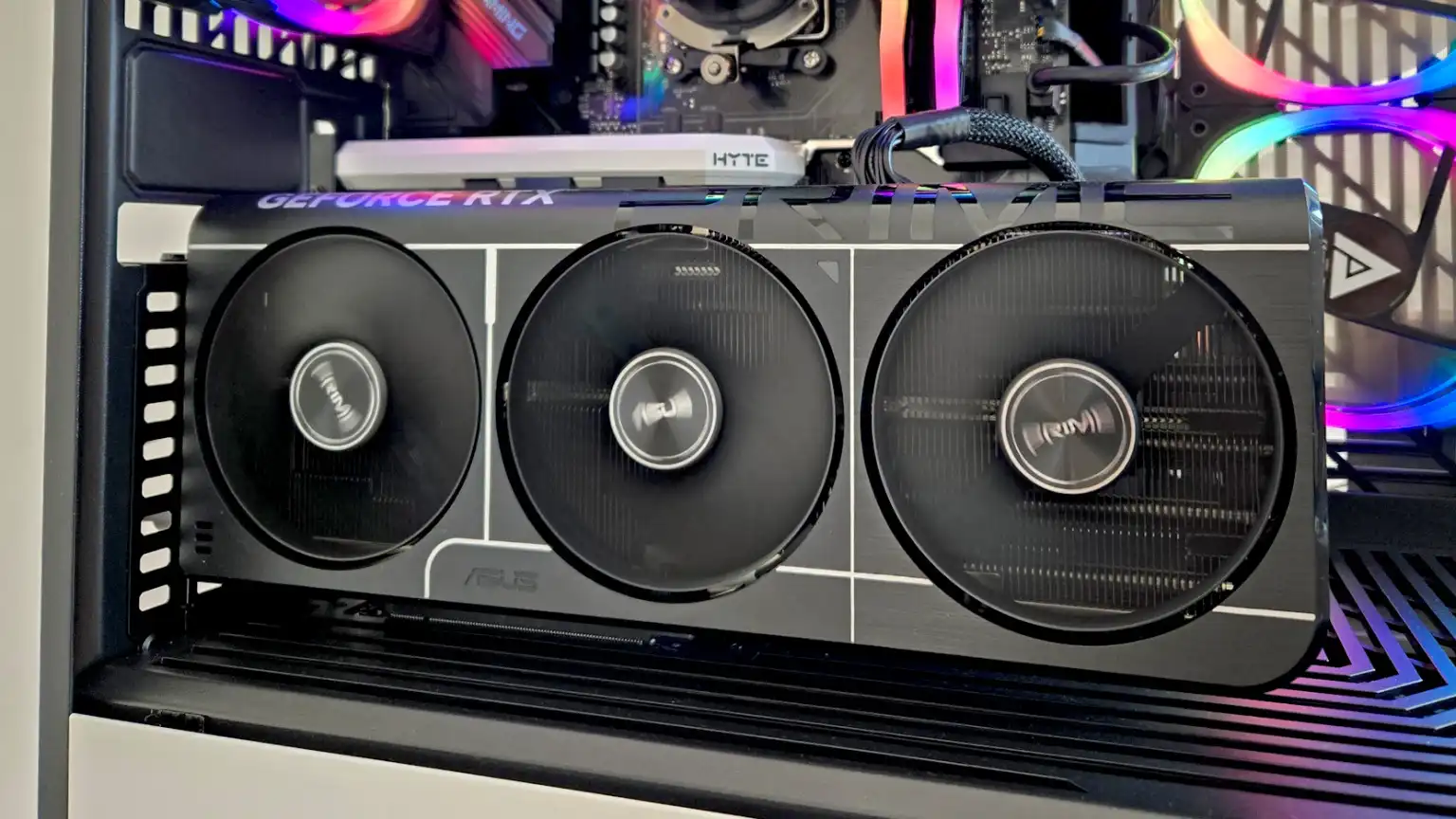 شکست بزرگ NPU: دو سال بعد، هوش مصنوعی محلی هنوز هم تماماً به پردازندههای گرافیکی وابسته است شکست بزرگ NPU: دو سال بعد، هوش مصنوعی محلی هنوز هم تماماً به پردازندههای گرافیکی وابسته است