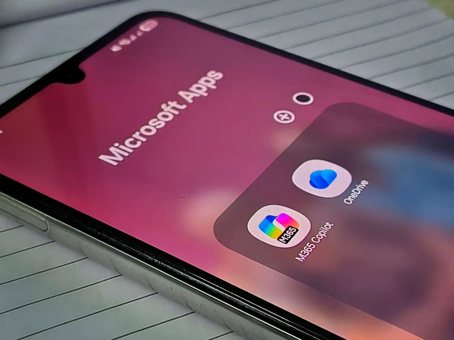 مایکروسافت از نوار وظیفه (Taskbar) ویندوز 11 برای از سرگیری فعالیت‌های اندروید شما استفاده می‌کند.