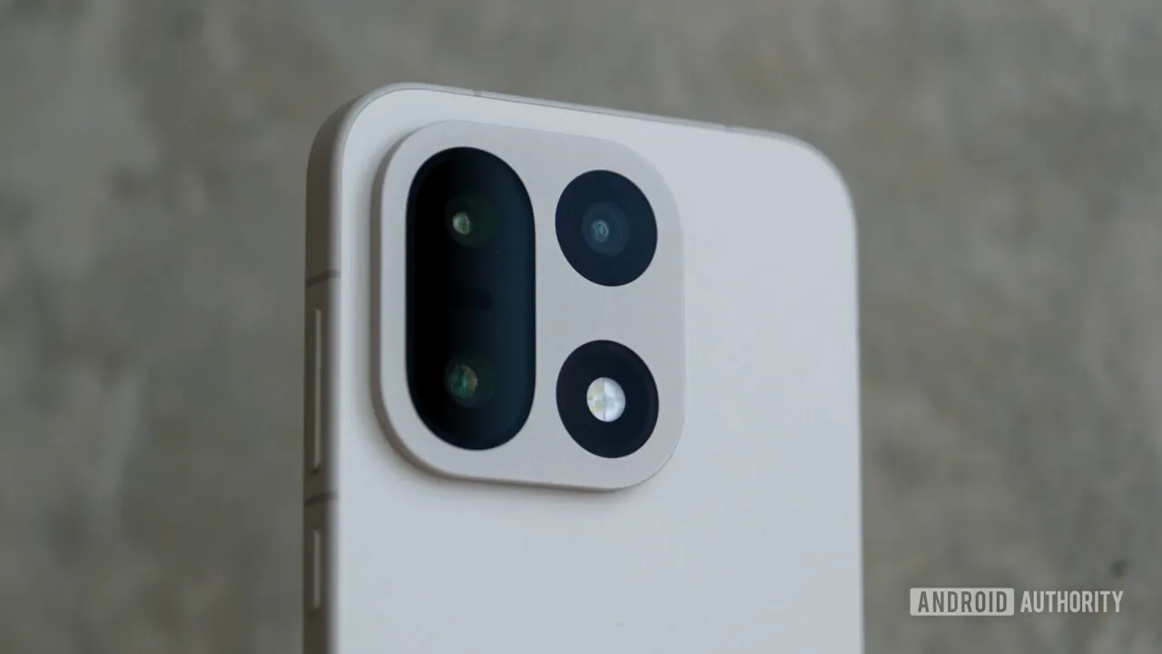 من از وانپلاس ۱۵ عصبانی نیستم، فقط ناامیدم. 10 من از وانپلاس ۱۵ عصبانی نیستم، فقط ناامیدم.