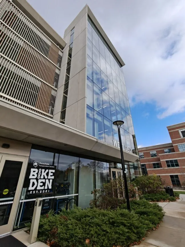 من از وانپلاس ۱۵ عصبانی نیستم، فقط ناامیدم. 16 من از وانپلاس ۱۵ عصبانی نیستم، فقط ناامیدم.