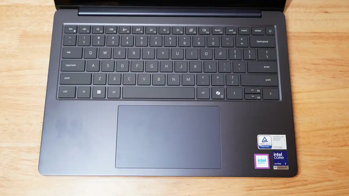 بررسی لپتاپ Dell 14S؛ نزدیک به ۳۶ ساعت شارژدهی باتری، اما با چندین نقطه ضعف 2 بررسی لپتاپ Dell 14S؛ نزدیک به ۳۶ ساعت شارژدهی باتری، اما با چندین نقطه ضعف