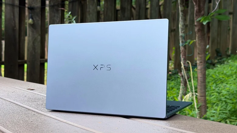 بررسی Dell XPS 13 (نسل ۲۰۲۶) | آیا رم 8 گیگ کافیه؟ 1 بررسی Dell XPS 13 (نسل ۲۰۲۶) | آیا رم 8 گیگ کافیه؟
