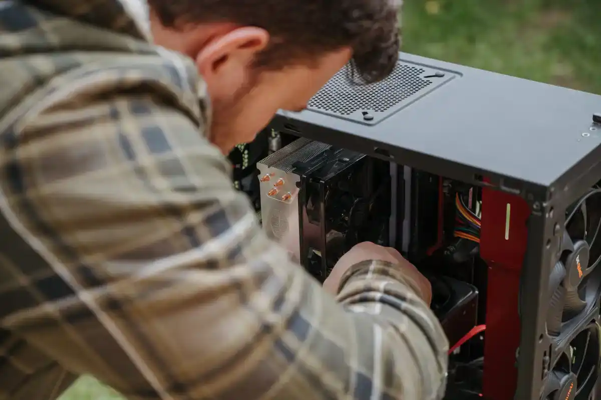 ساخت PC بهتر است یا خرید کامپیوتر آماده؟ راهنمای کامل ۲۰۲6