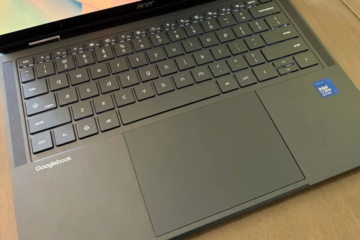 بررسی Acer Googlebook 14؛ آیا این لپتاپ ارزش خرید دارد؟ 3 بررسی Acer Googlebook 14؛ آیا این لپتاپ ارزش خرید دارد؟